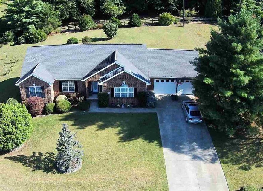 Prestigious recently remodeled all brick 3BR/2BA in Mt View. Brickfield subdivision located off of Zion Church Rd. Exterior is clean cut, with professional landscaping, semi-private rear lawn with patio. Interior boasts vaulted ceilings, hardwoods, cabinetry with pull-outs and WICs. Make plans to tour this one today!