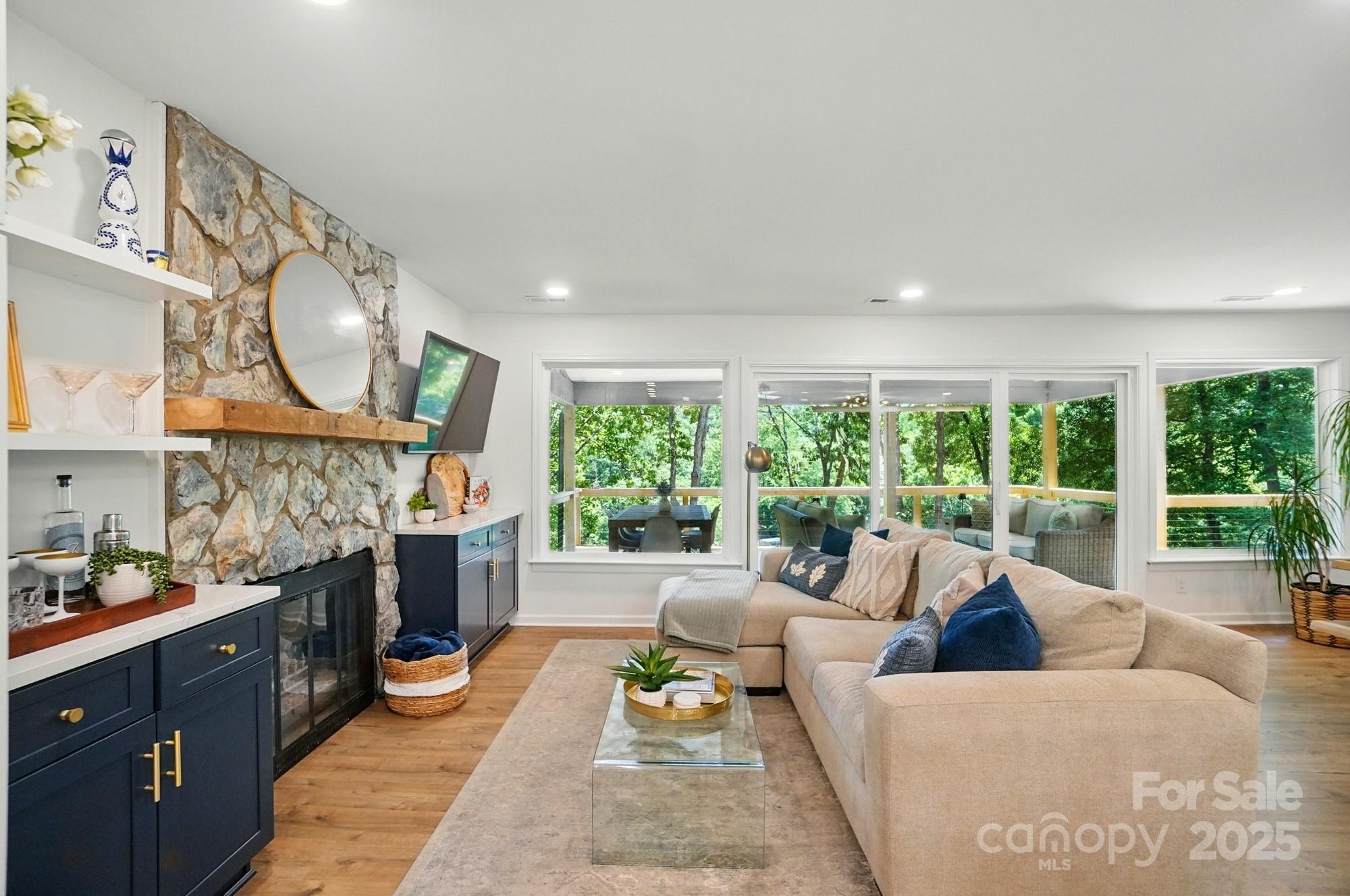 Tega Cay - Residential