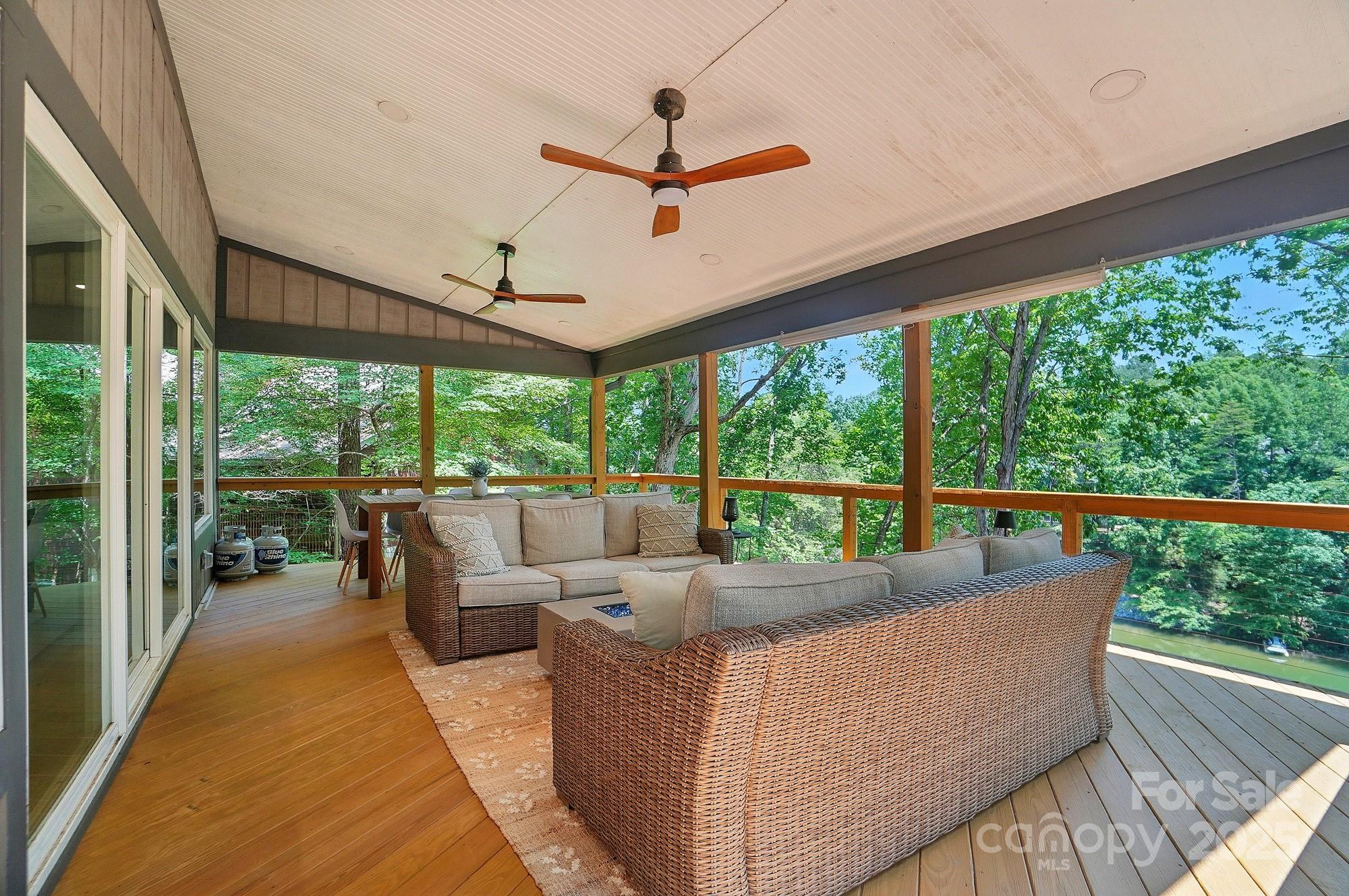 Tega Cay - Residential