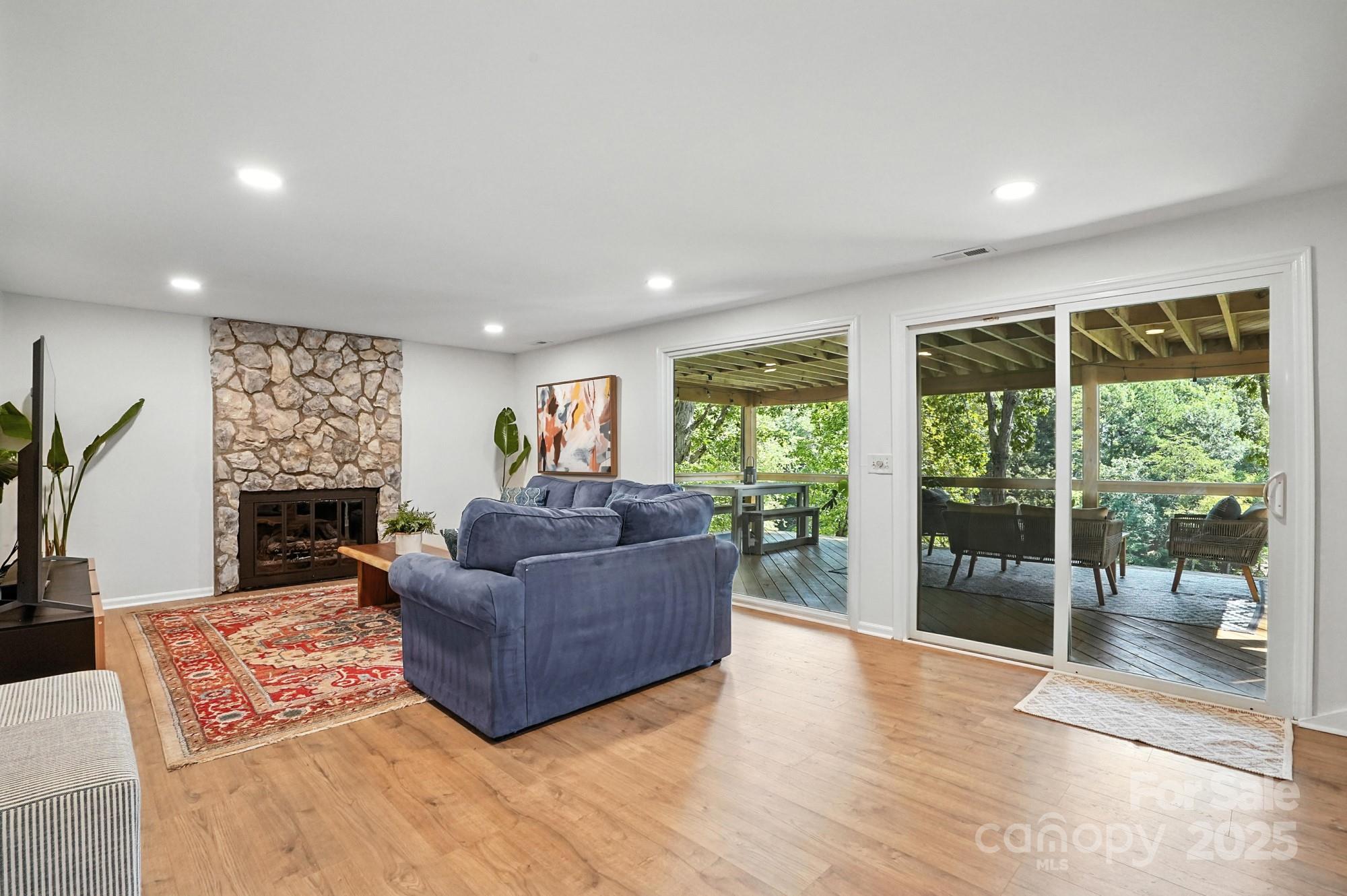 Tega Cay - Residential