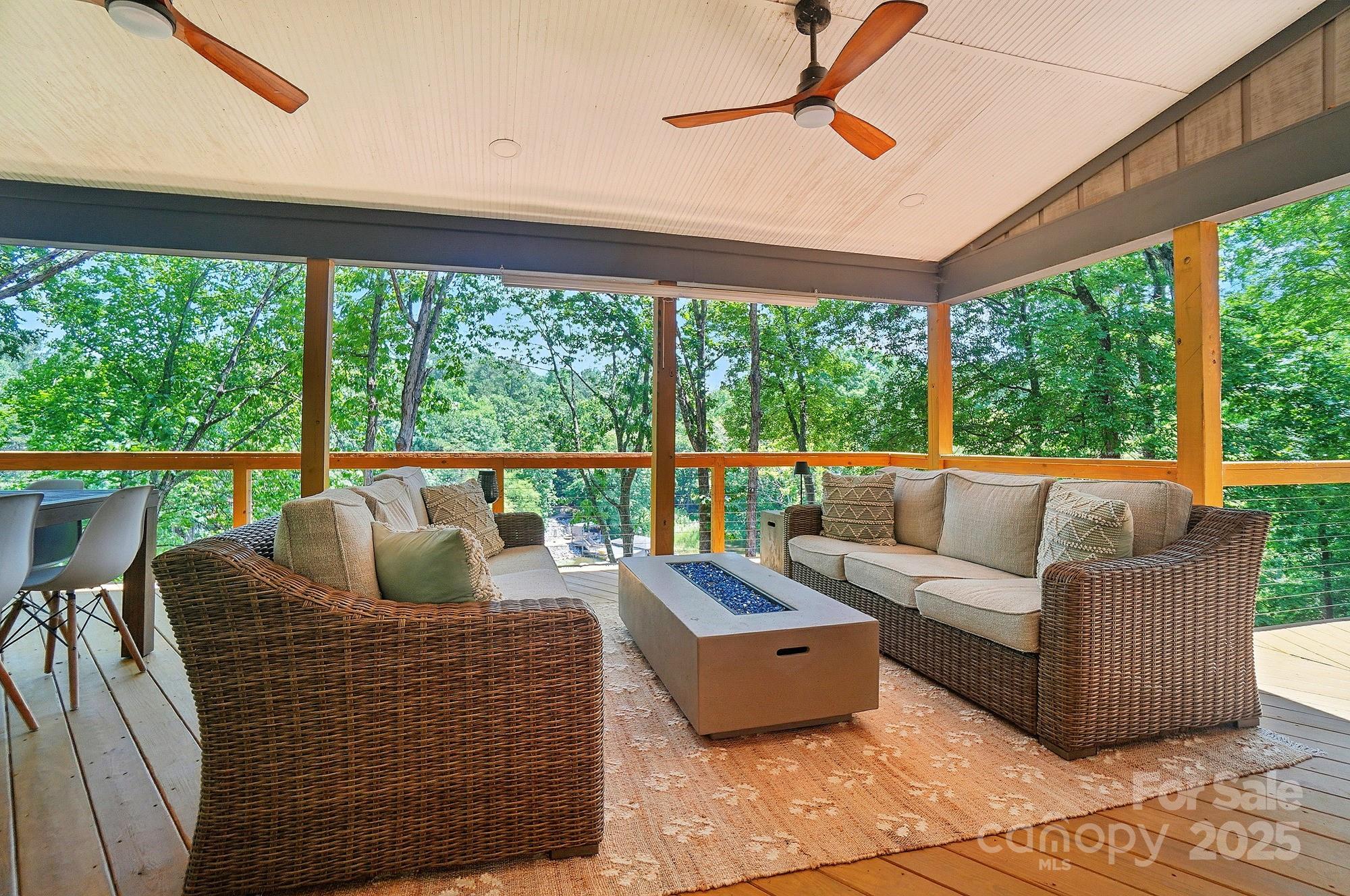 Tega Cay - Residential