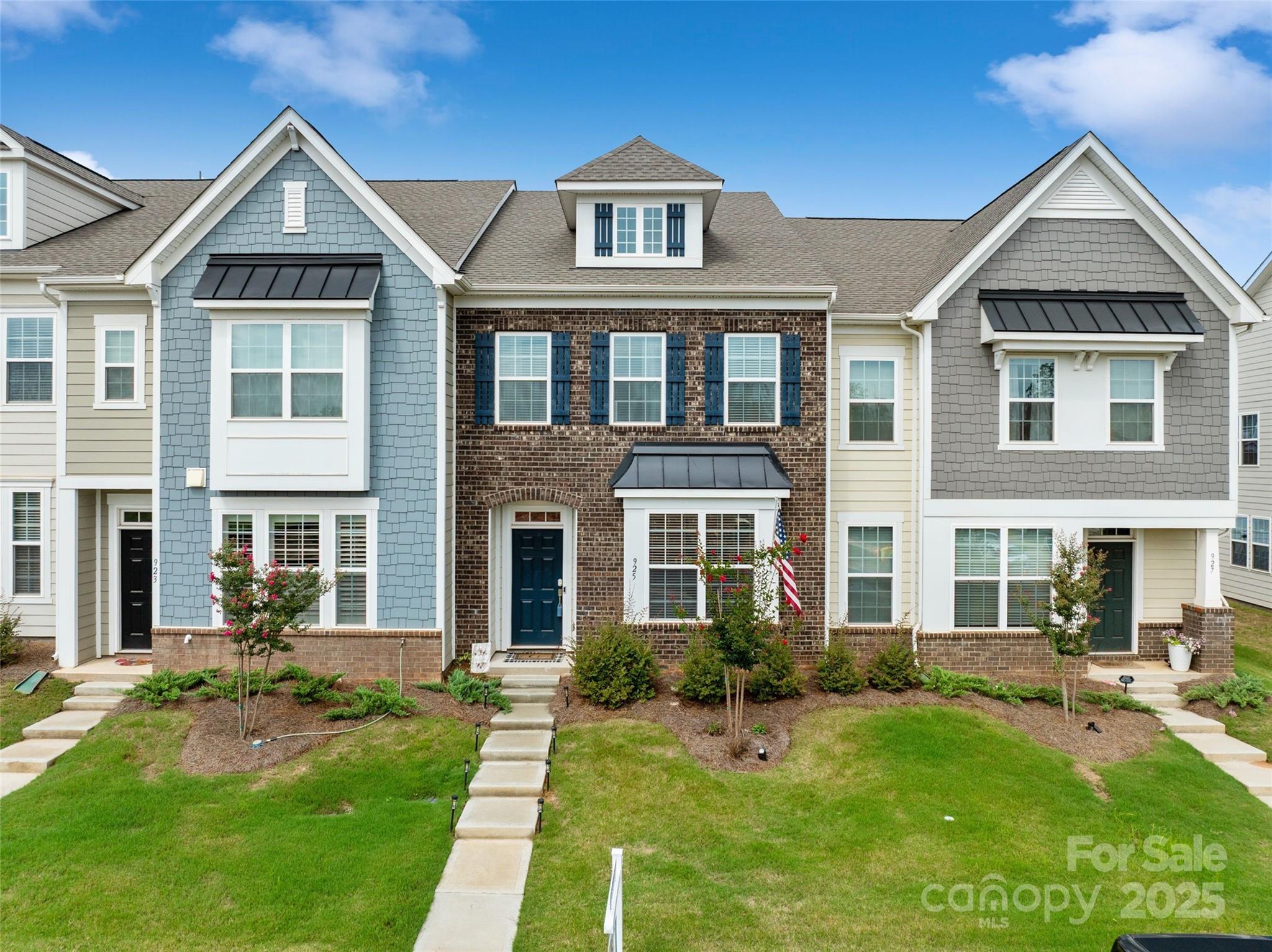 925 Cobbled Way