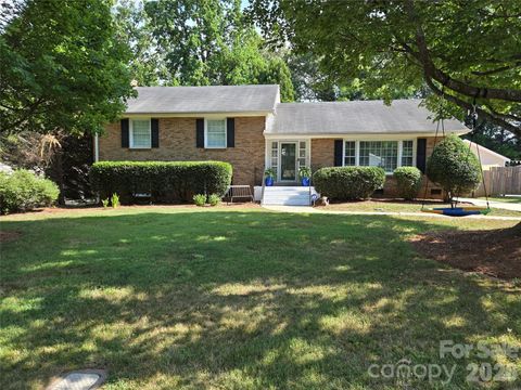 Photo of 1730 Delchester Drive, Charlotte, NC 28210 (MLS # 4398789)