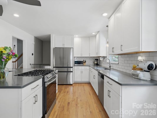 1730 DELCHESTER DR, CHARLOTTE, NC 28210 - Image 50b808e7e46a0f60ca3d4e3a5906e28c/4040845929