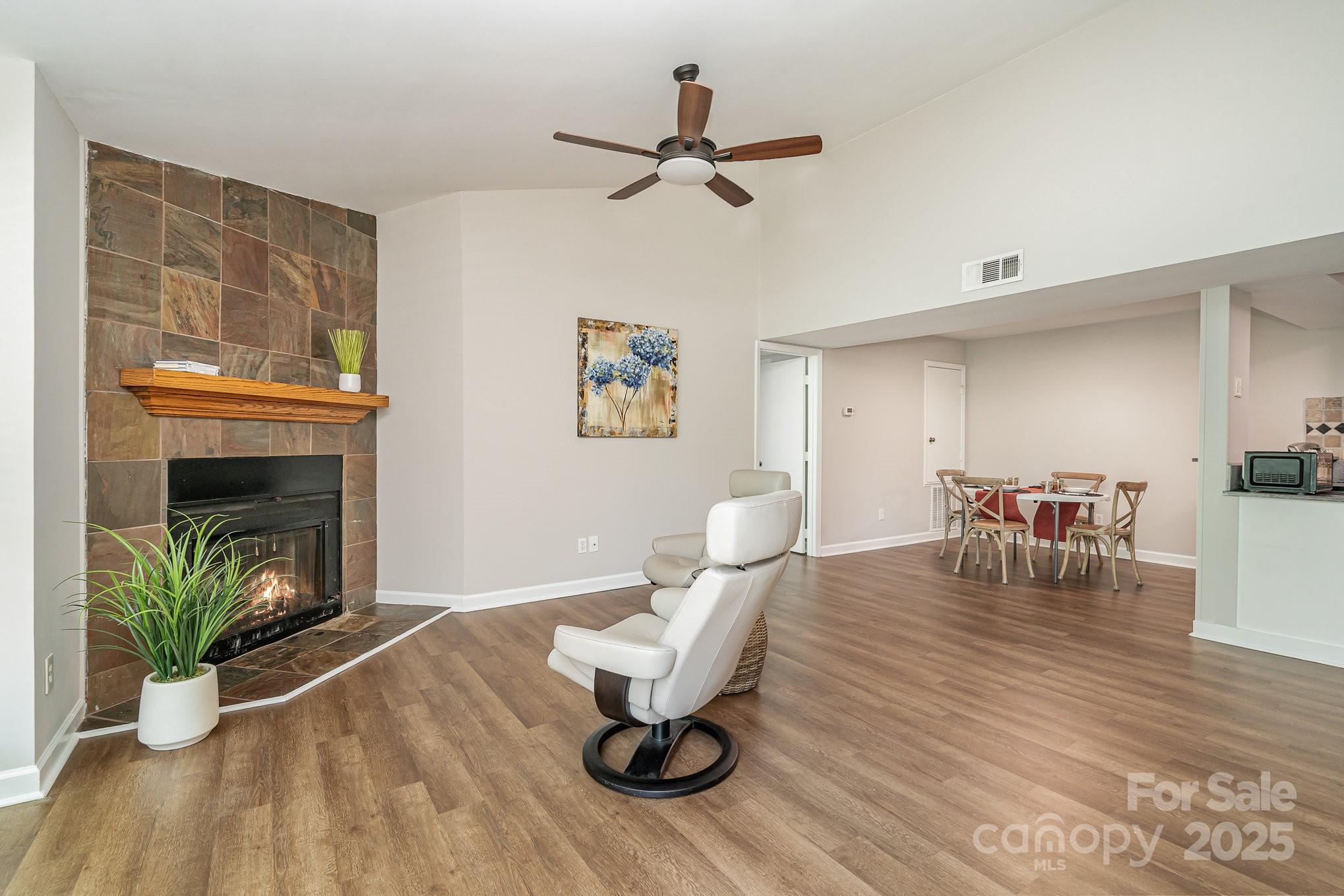 1600 Sharon Road W 8