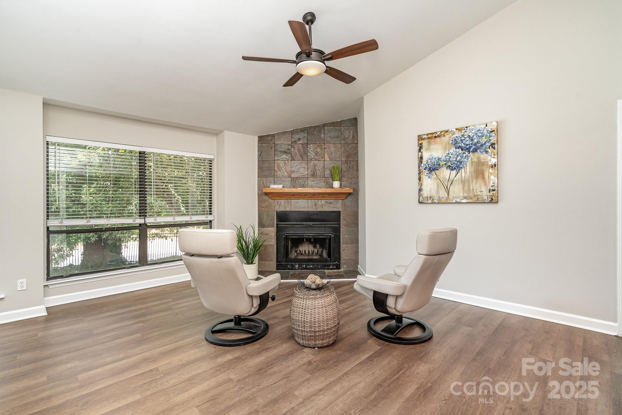 1600 Sharon Road W 8