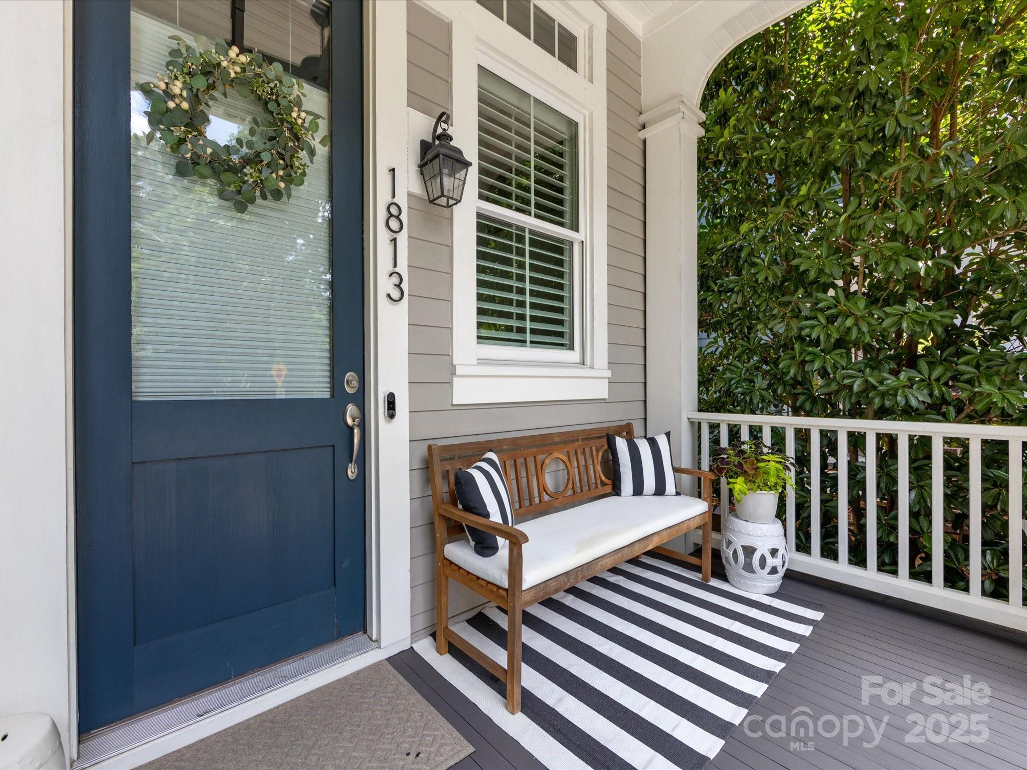 1813 Baxter Street