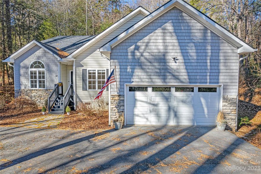 Excellent location! Just outside the City ( no City taxes)  and only minutes from Brevard Health and Racquet Club and downtown Brevard, this home offers a private setting that feels like a retreat. One level living with a large primary suite, Brazilian Cherry floors, vaulted ceilings  a private screened porch, and a 2 car garage.  New HVAC in 2023 and new roof in 2019.  If a convenient, comfortable lifestyle is for you , this home is a must see.