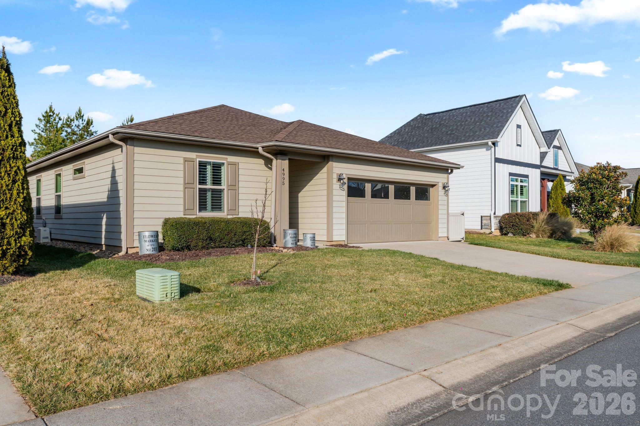 4995 Looking Glass Trail