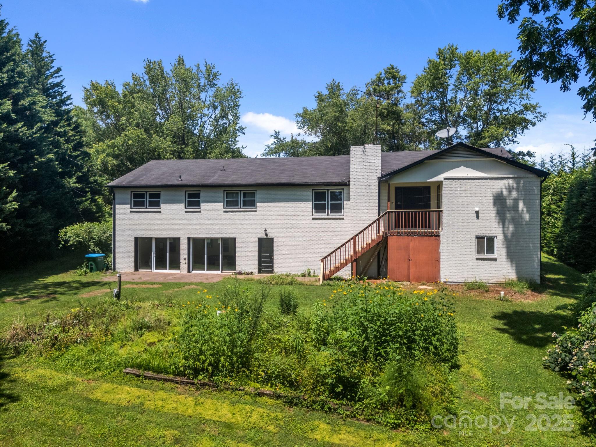 90 Knob Hill Road