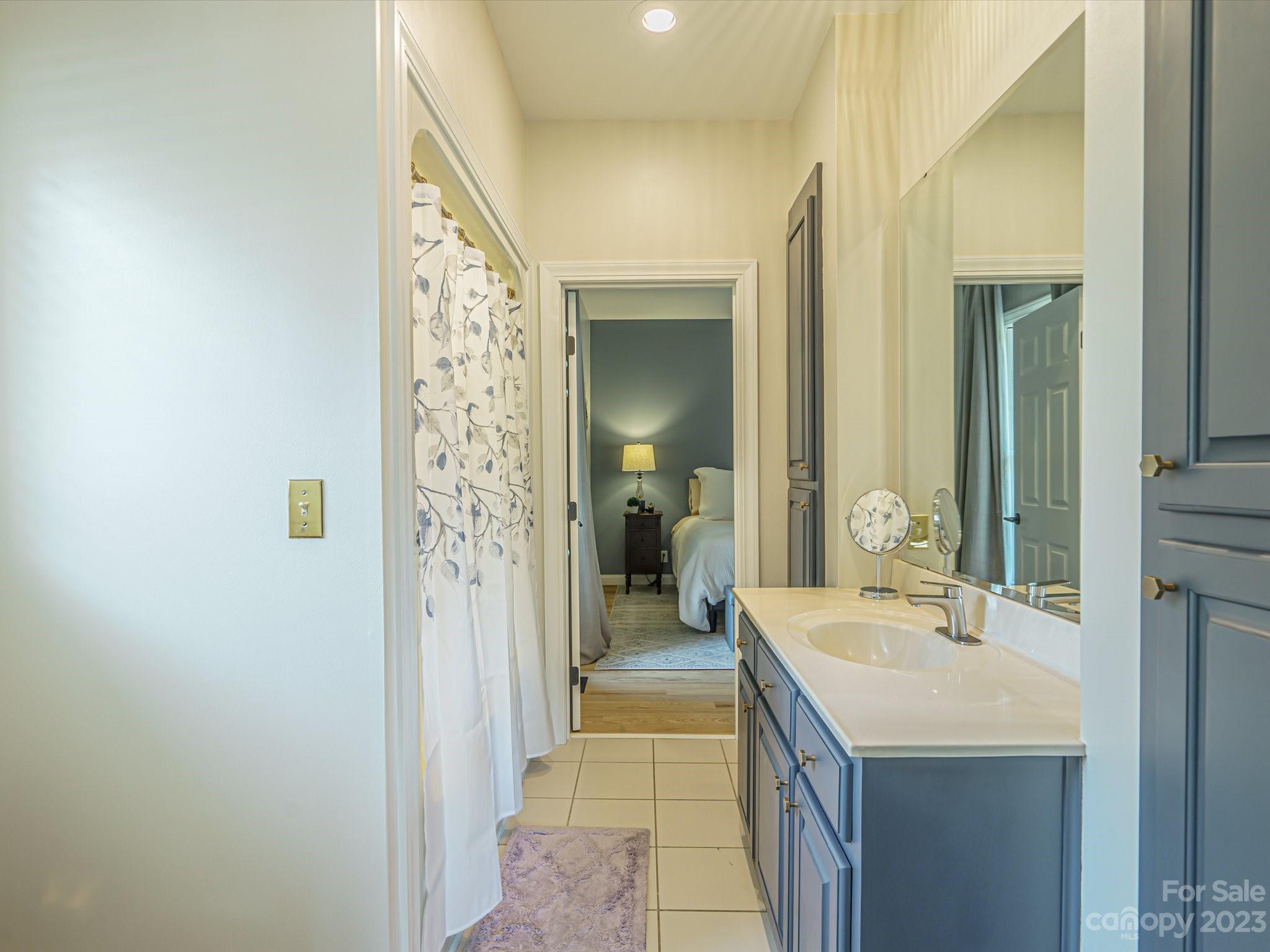 Country Club Acres - Residential