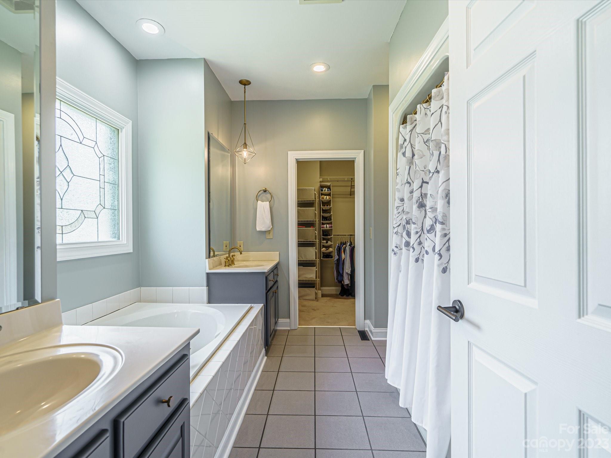 Country Club Acres - Residential