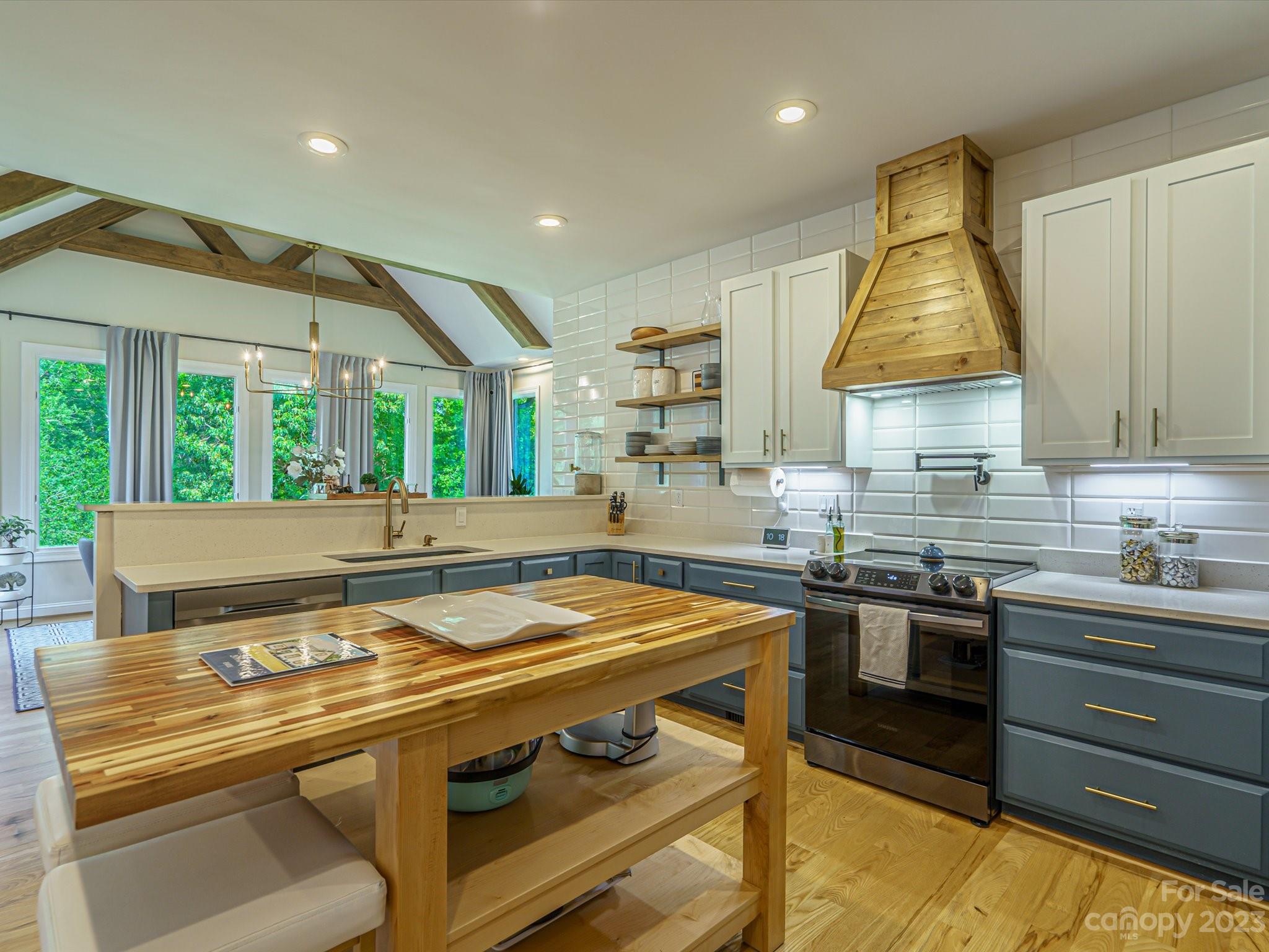 Country Club Acres - Residential