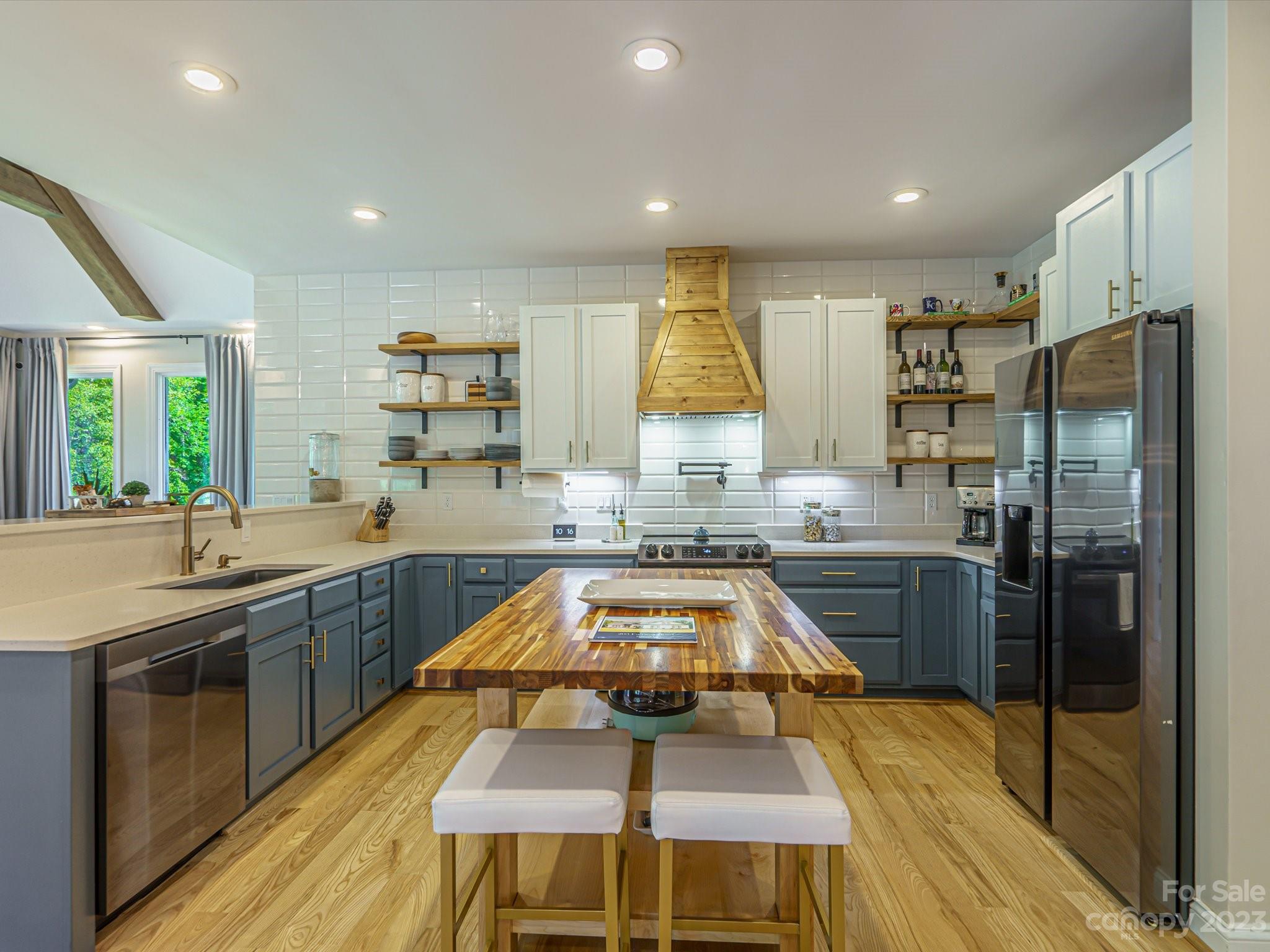 Country Club Acres - Residential