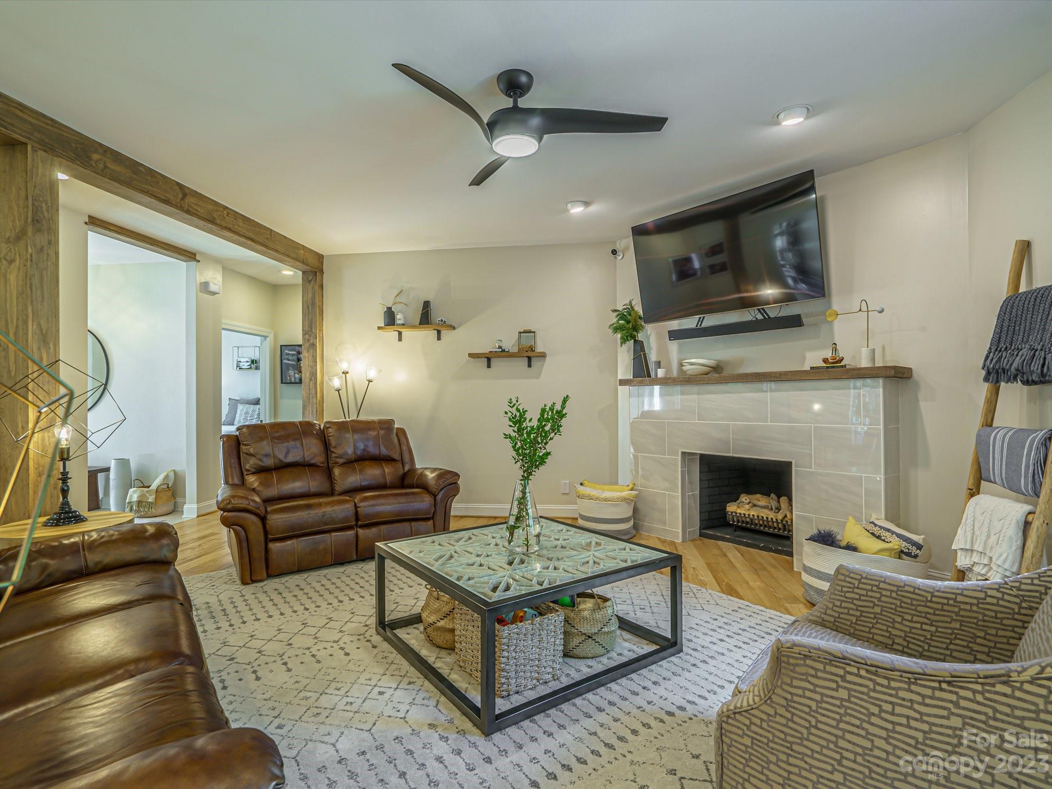 Country Club Acres - Residential