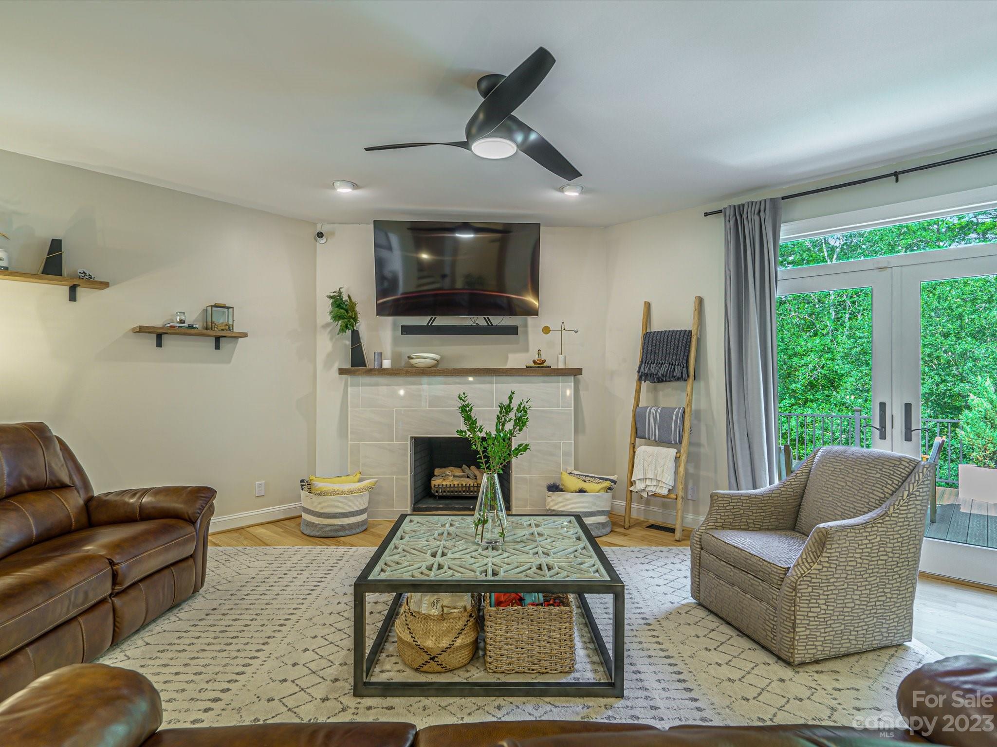 Country Club Acres - Residential