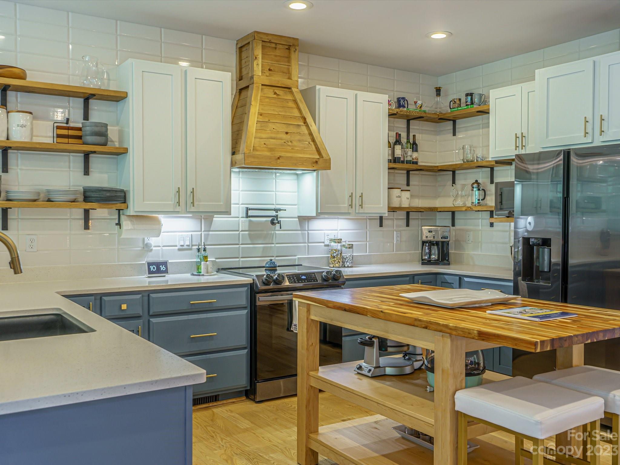 Country Club Acres - Residential