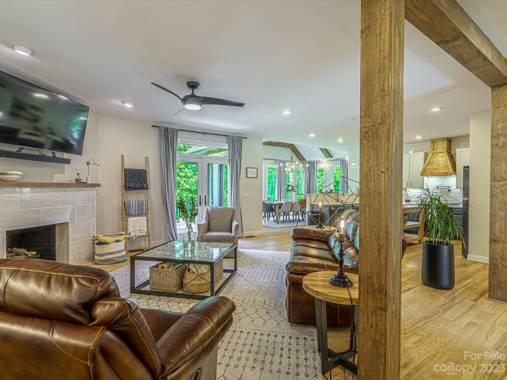 Country Club Acres - Residential