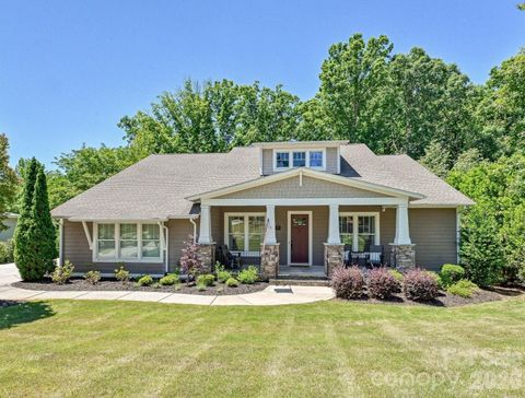 Photo of 1044 Wessington Manor Lane, Fort Mill, SC 29715 (MLS # 4379783)