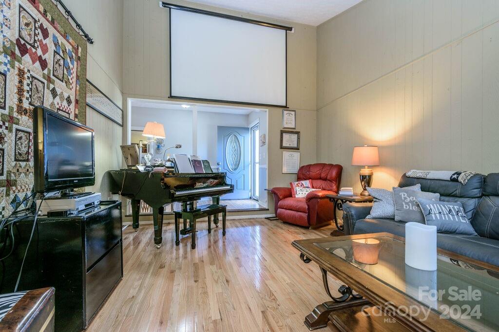 Hickory Hill - Residential