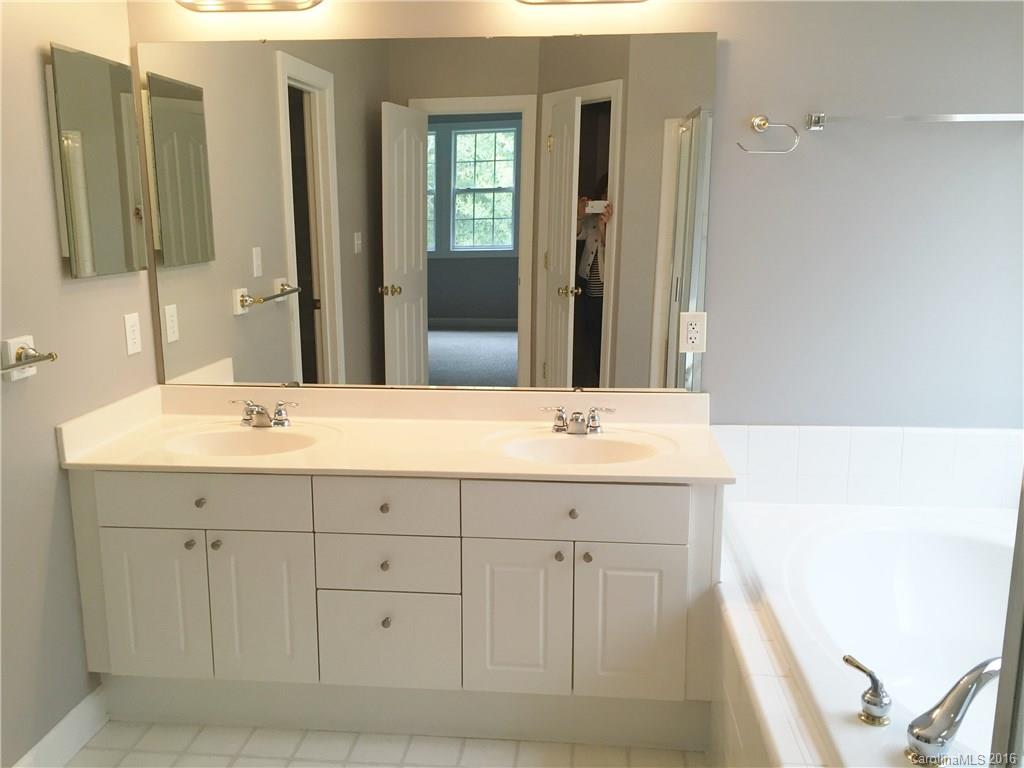 Carlyle - Residential Lease