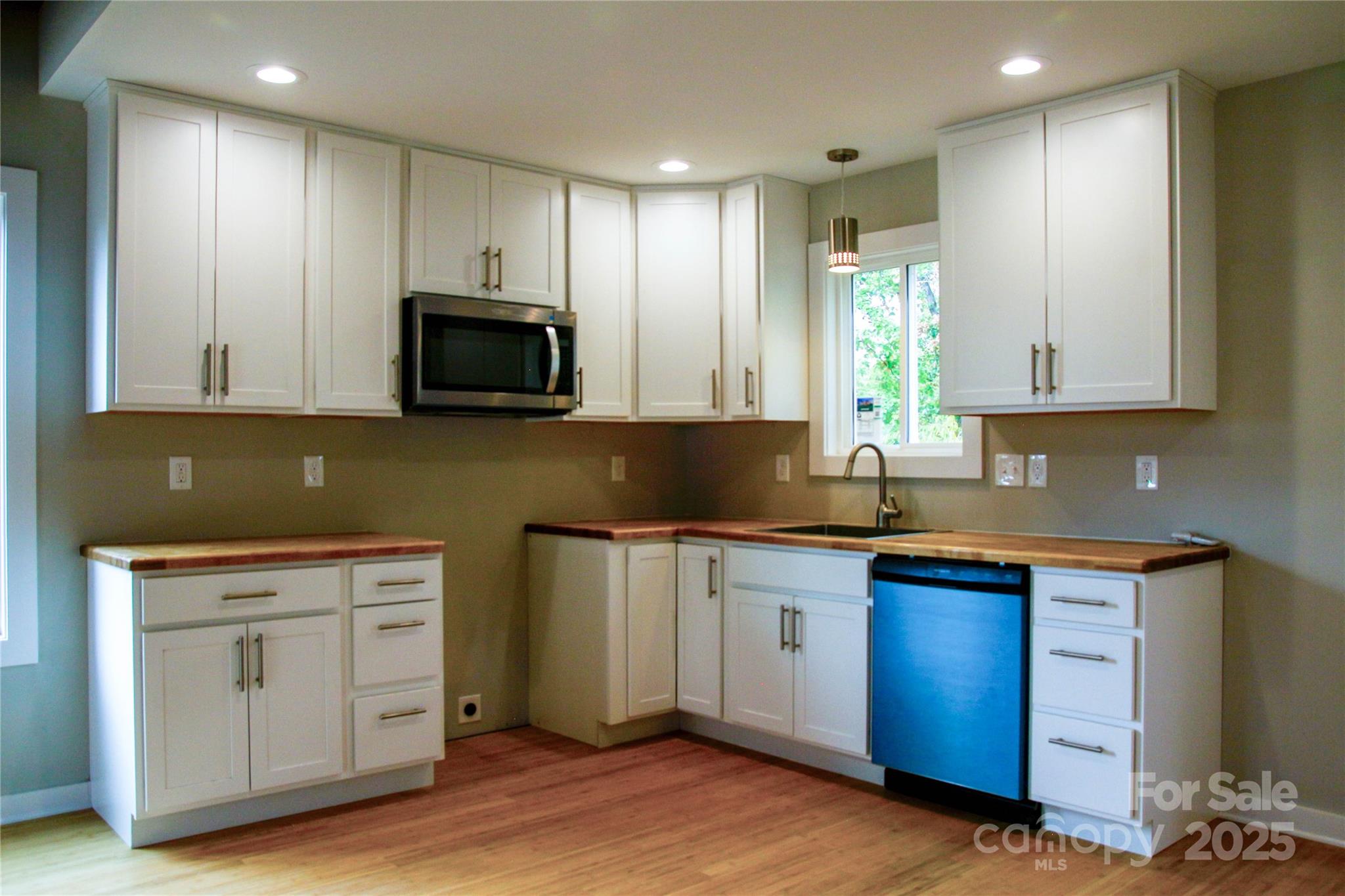 108 Lager Lane 108/110/112/103/105/107/1