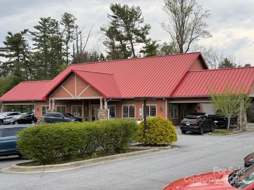 Coleman Freeman Auto Sales is operating in this property as usual, but will be relocating across the street when this property is sold. Please respect CFAS (seller) privacy. DO NOT DISTURB THE SELLER OR THE BUSINESS.
Rear access to Schepper St. 
The building has over 6,000 square feet under one roof.