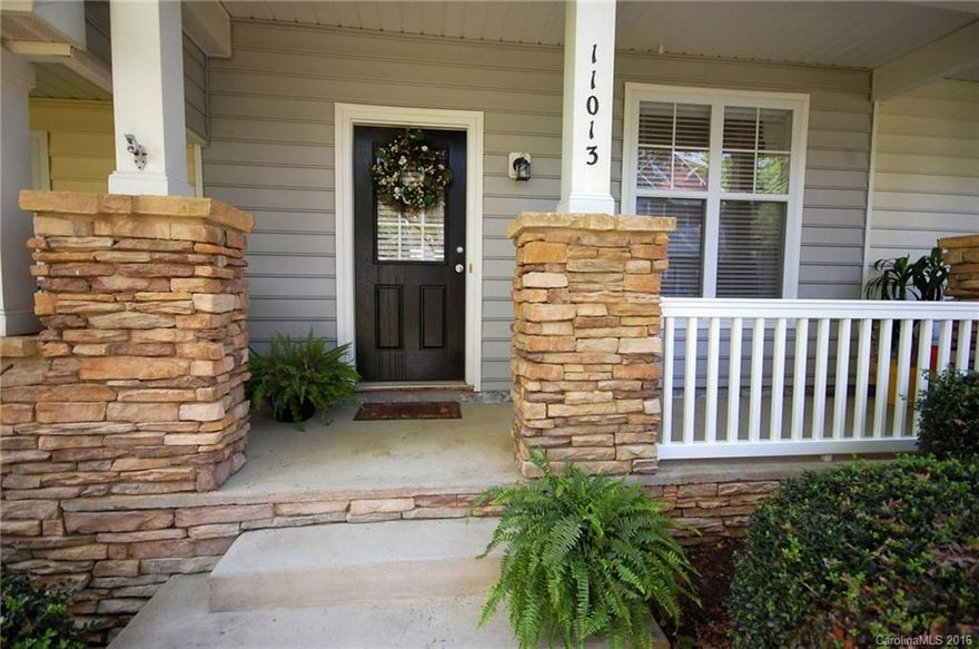 Ballantyne condo!!!! Convenient to shopping, dining & much more. This condo has a very open & bright floor plan. Great room features a fireplace with gas logs. Formal dining room, kitchen with breakfast bar & nook. Lovely front porch overlooking the common area & rear patio for entertaining. Enjoy all this Ballantyne condo has to offer. Ready to move in condition!