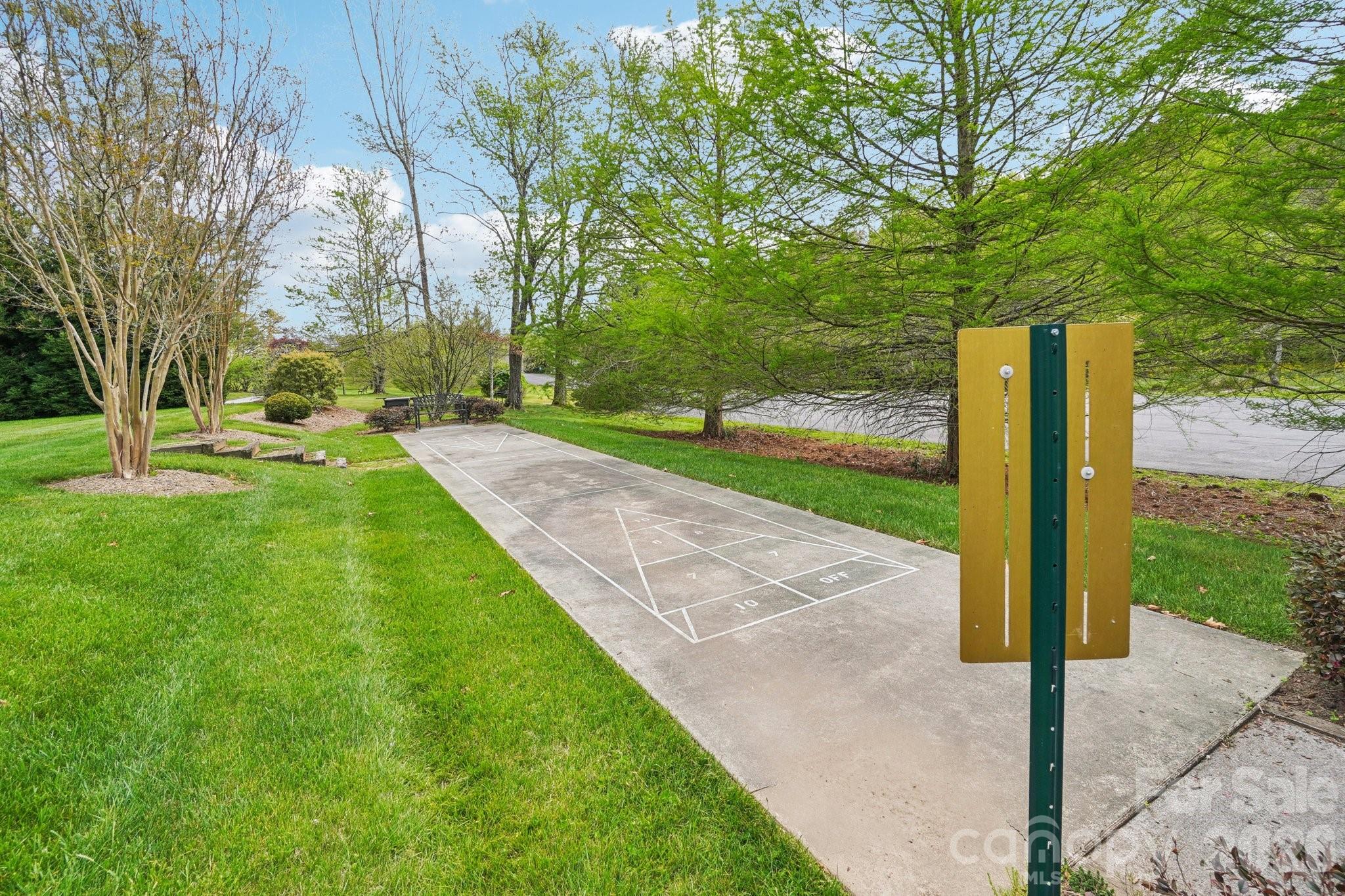 Deerlake Village - Land