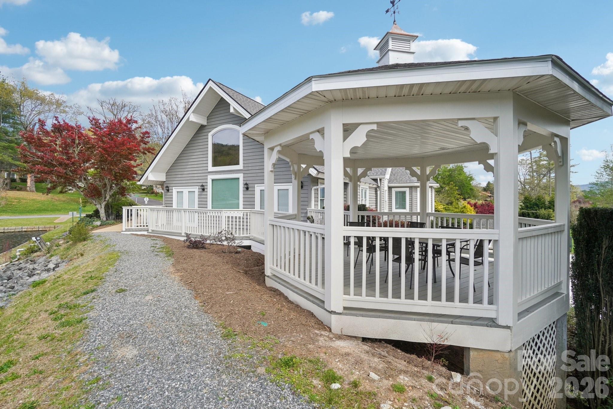 Deerlake Village - Land