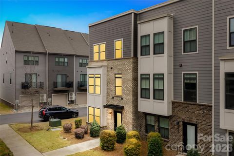 Photo of 563 Nantahala Drive, Charlotte, NC 28211 (MLS # 4337301)