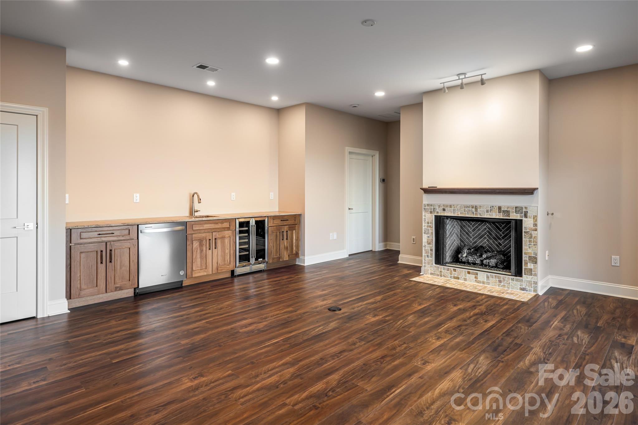 Cobblestone Village - Residential