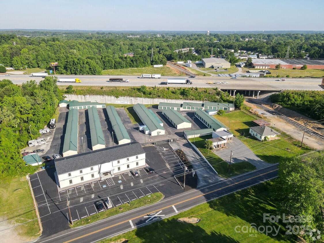 1121 Old Concord Road