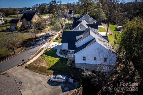 A home in Hickory