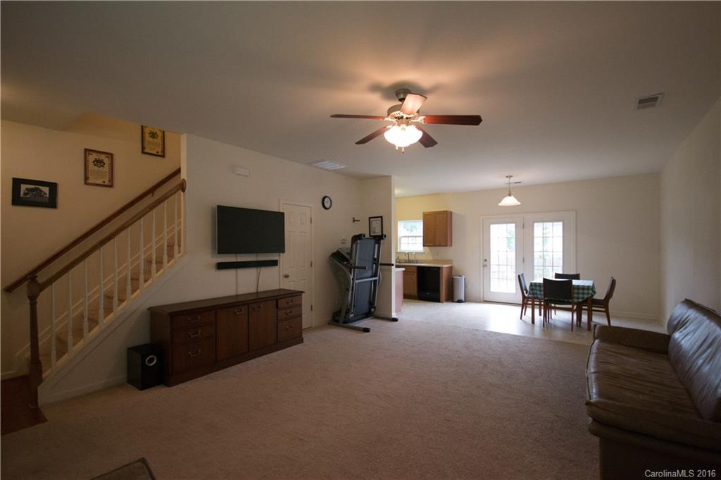 Jones Branch - Residential