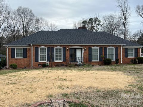 4635 Cloverdale Avenue Charlotte NC 28212