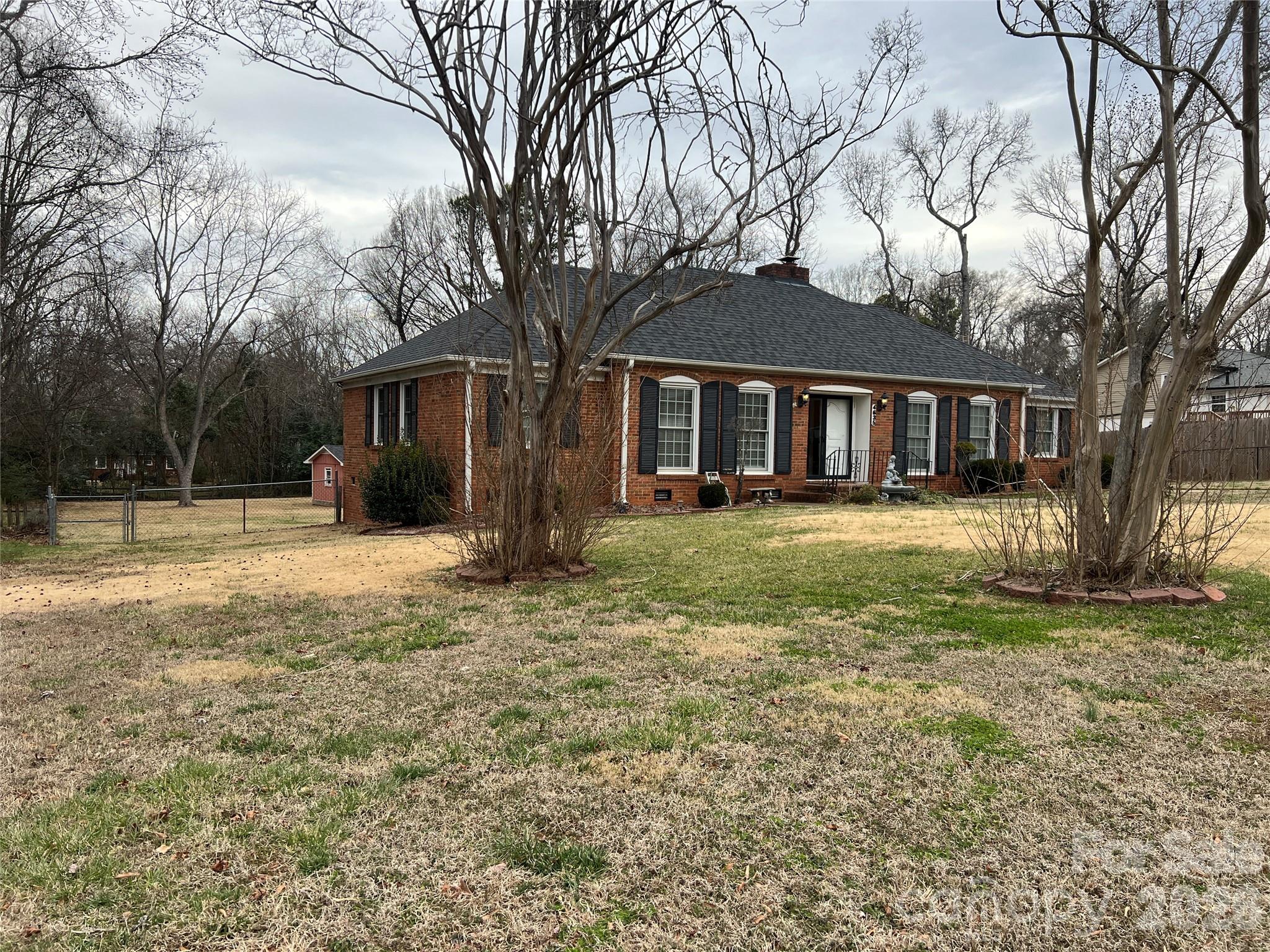 4635 Cloverdale Avenue