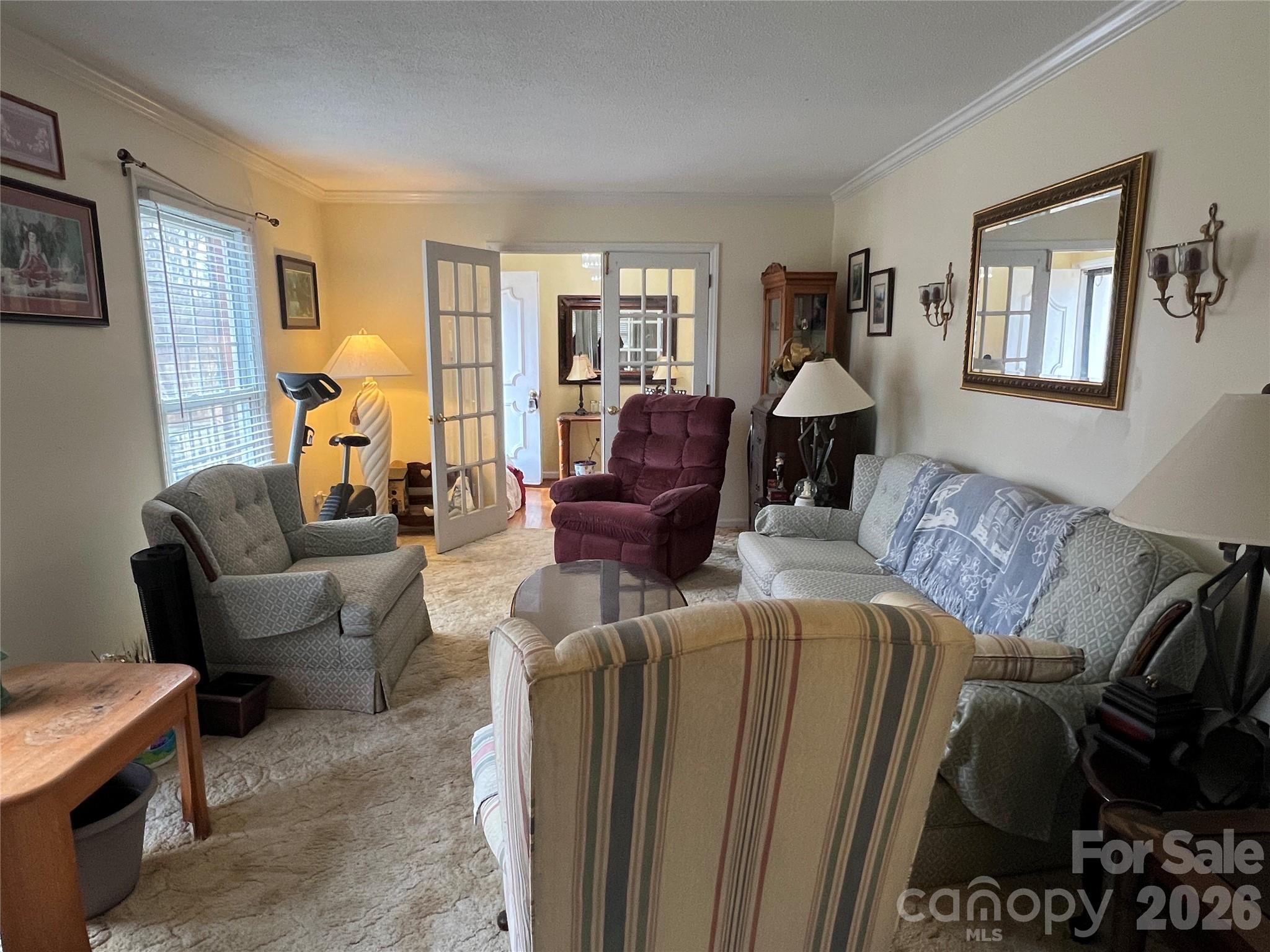 4635 Cloverdale Avenue