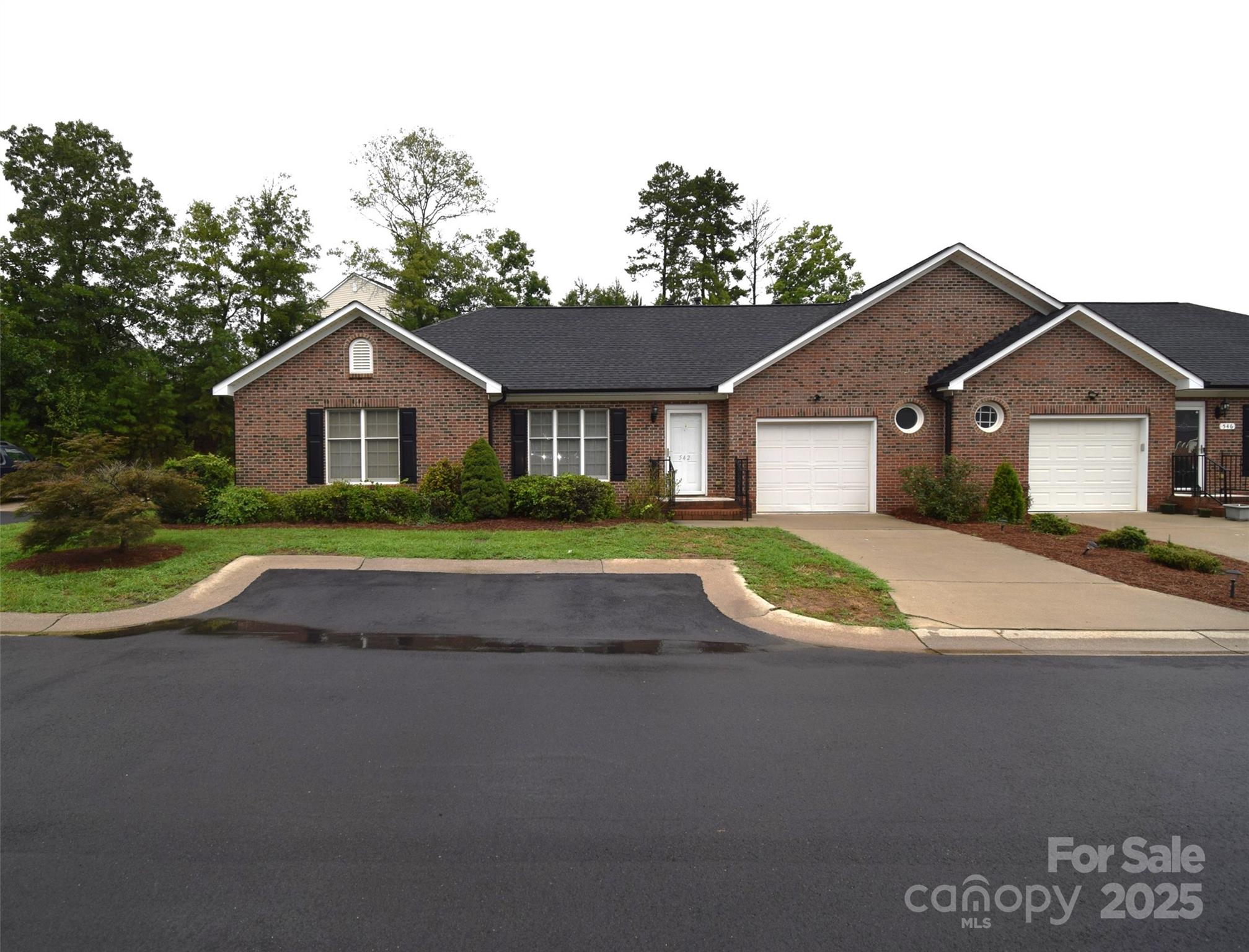 542 Queen Brogan Court