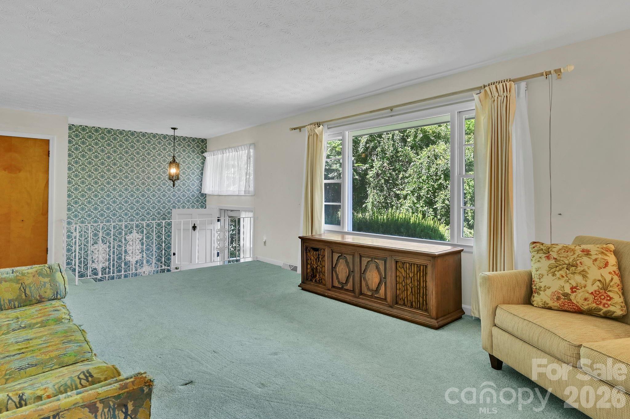 28 Glenview Road
