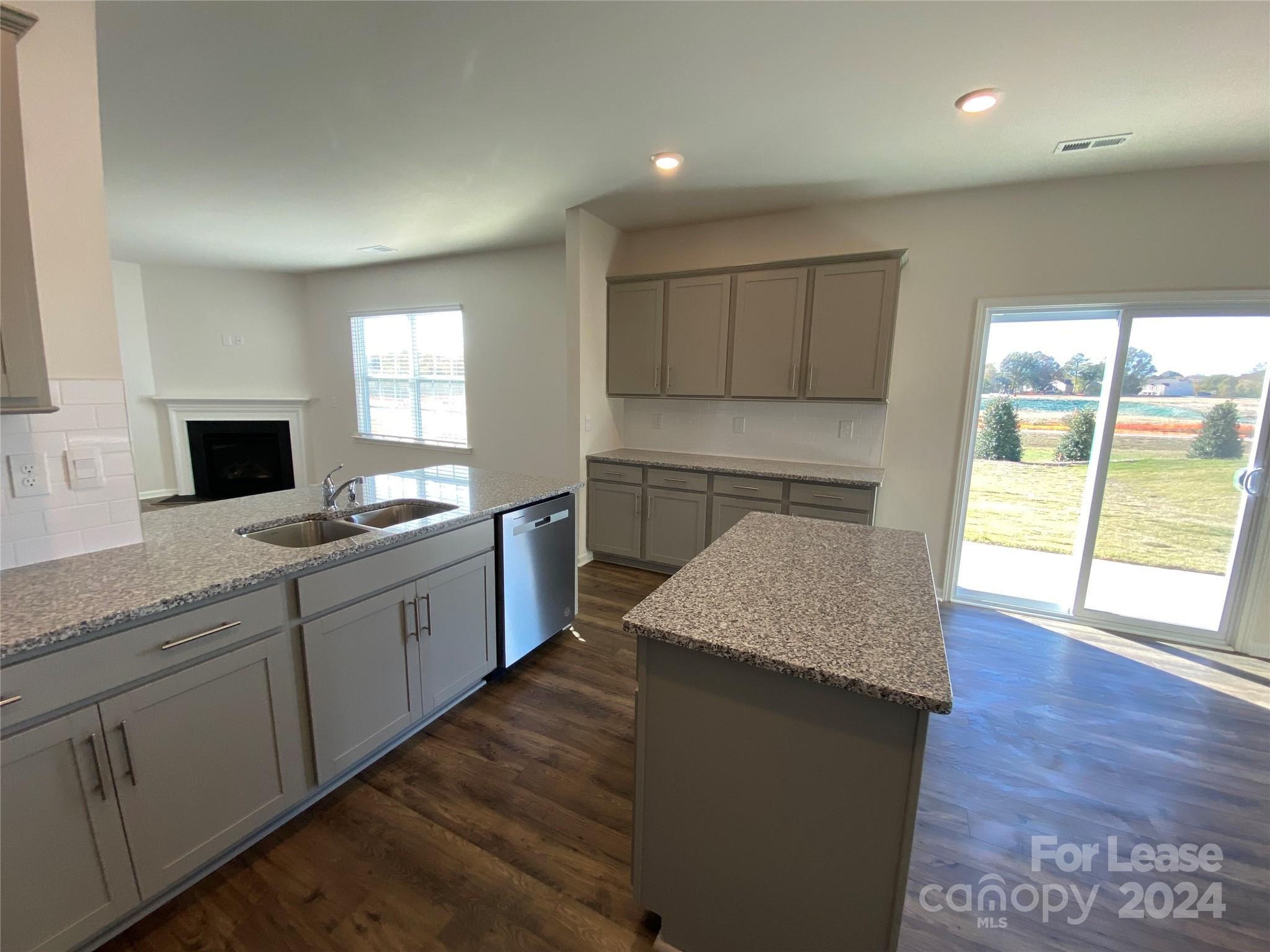 Secrest Commons - Residential Lease