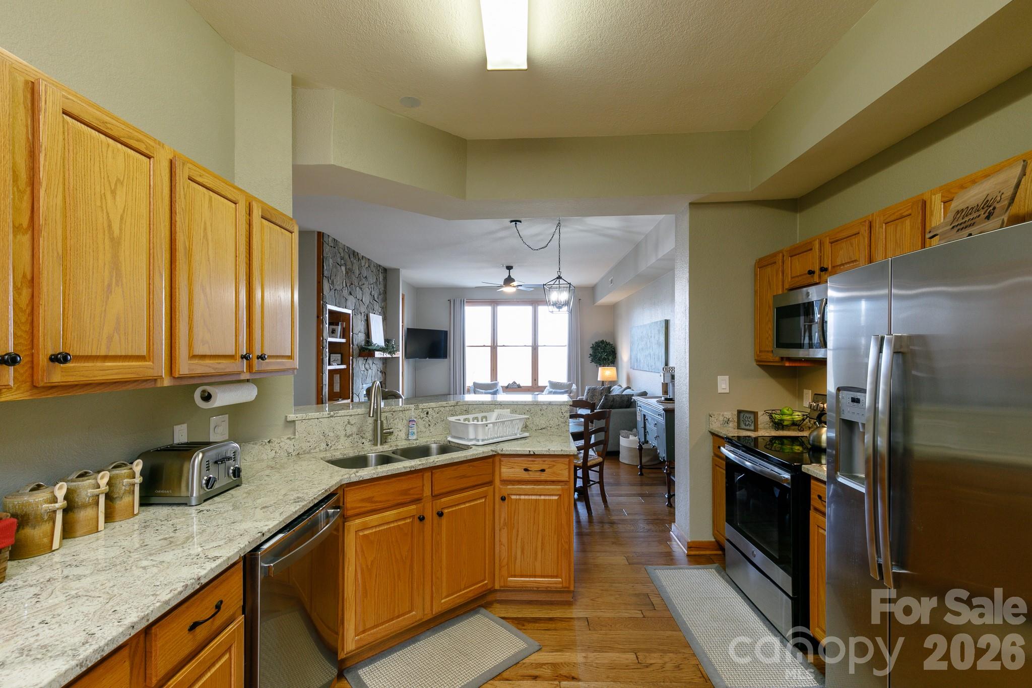 10 Stoney Falls Loop 4/203