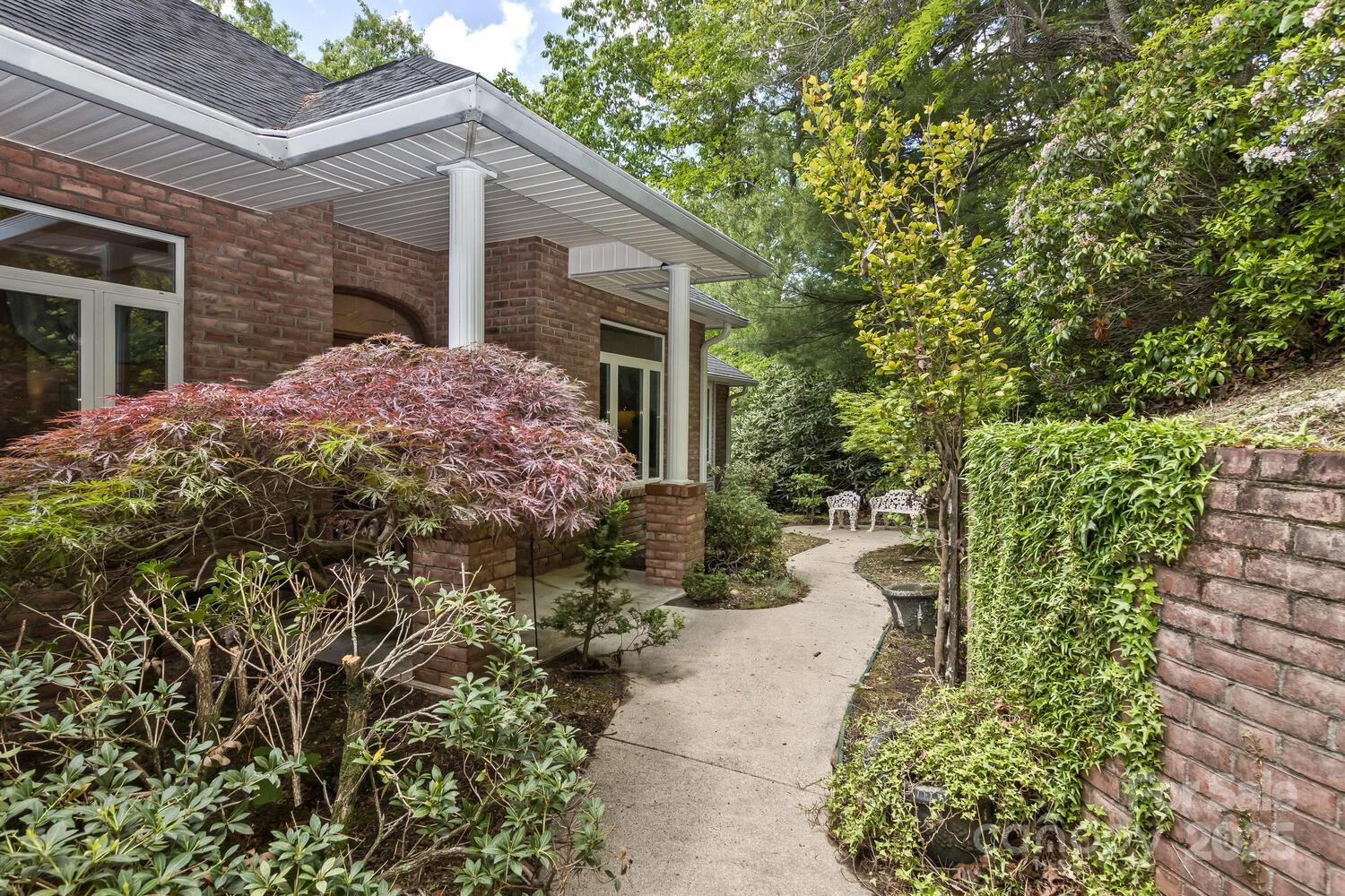 4471 Cove Loop Road