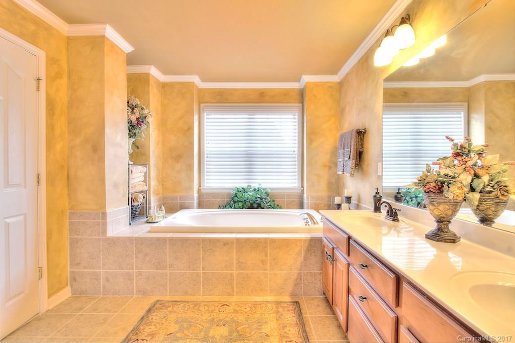 Hunter Oaks - Residential