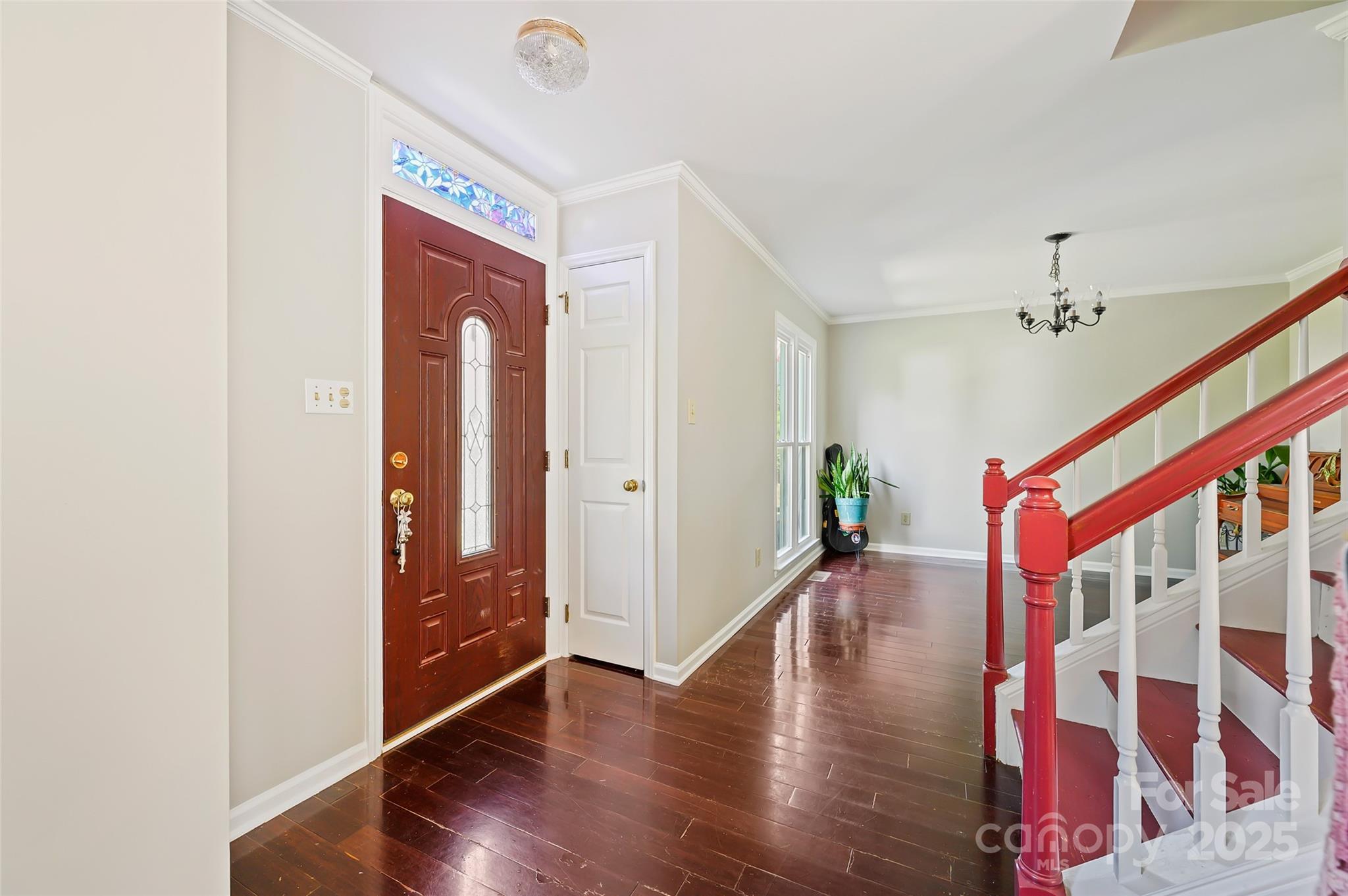 207 Crossing Avenue