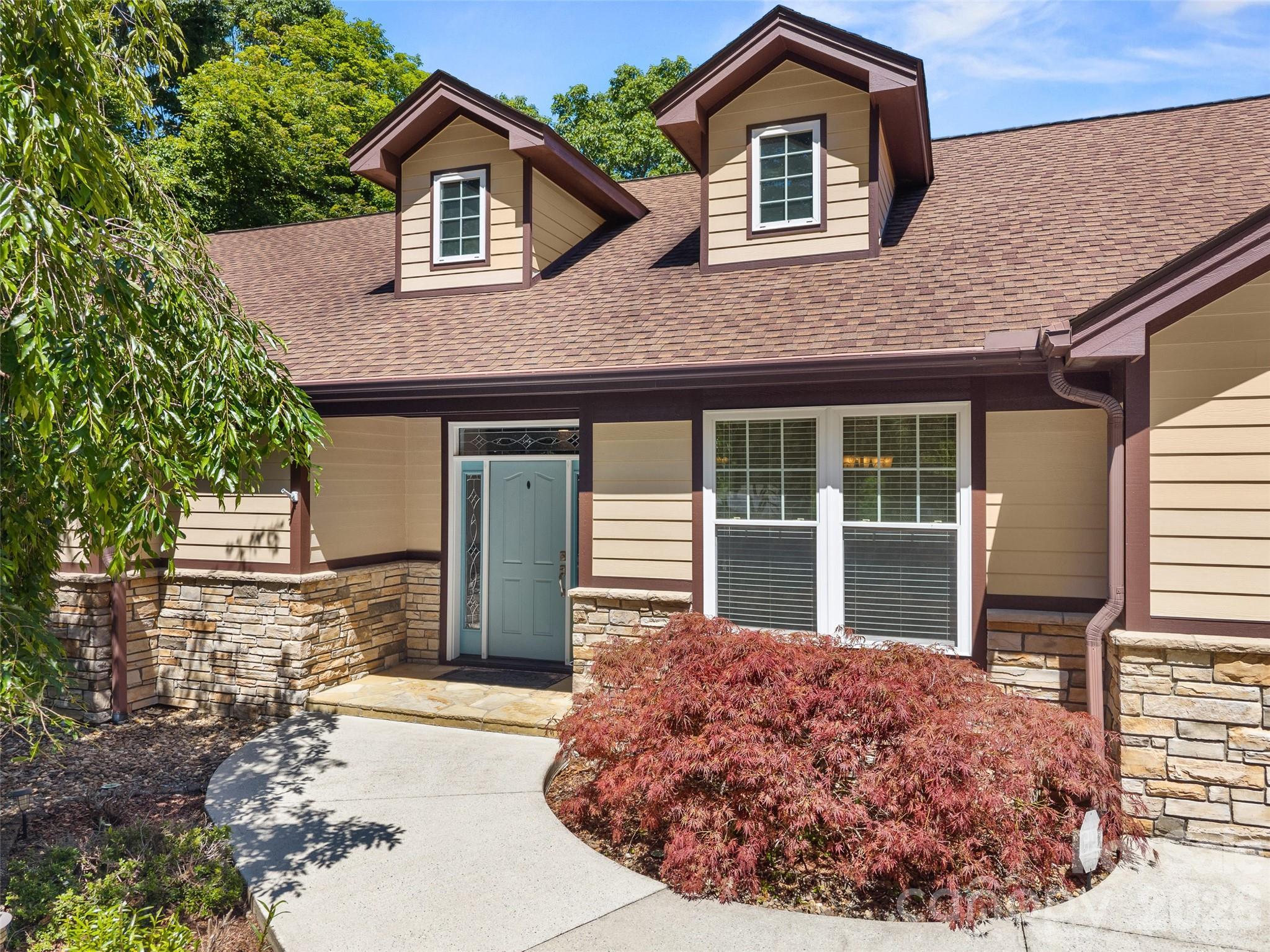 25 Linden Turn S