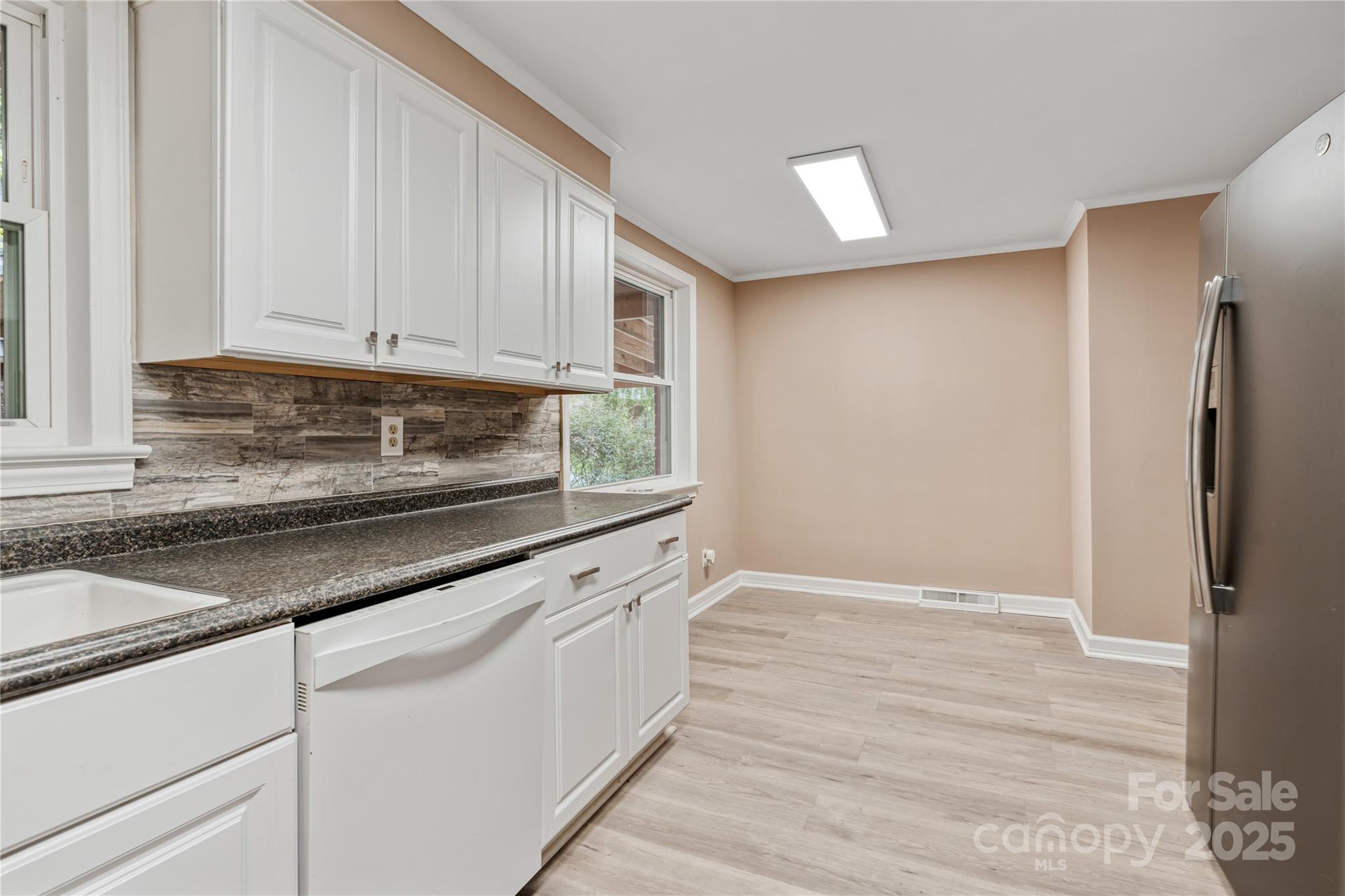 1523 Dawnview Drive