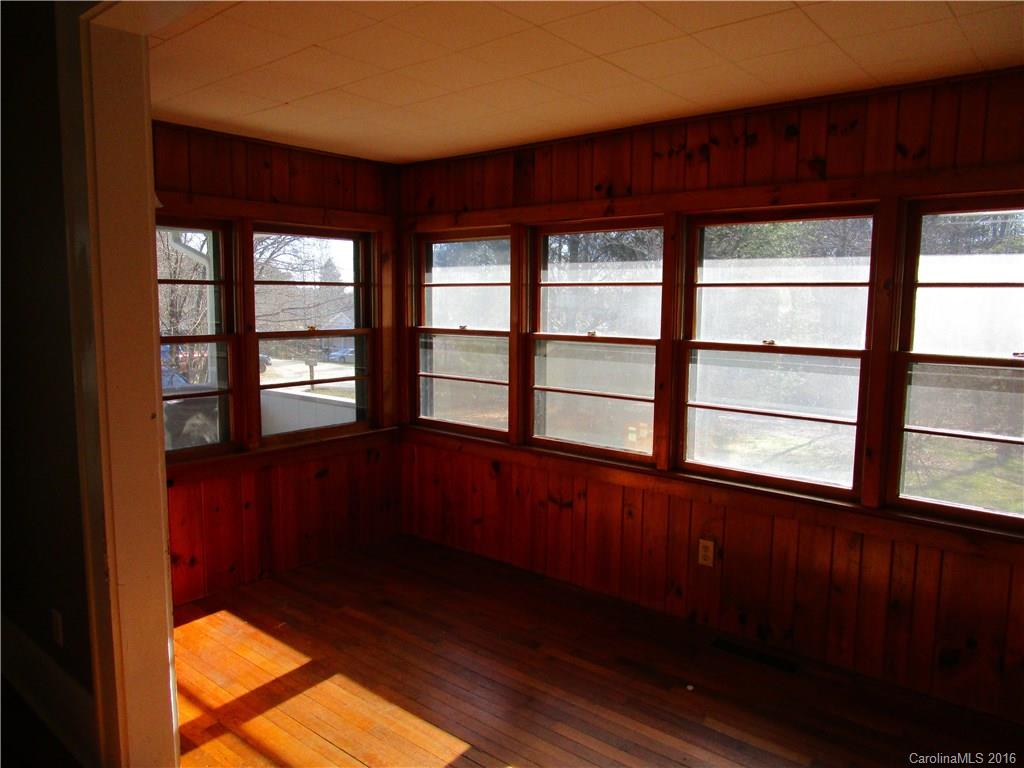 Holly Tree - Residential