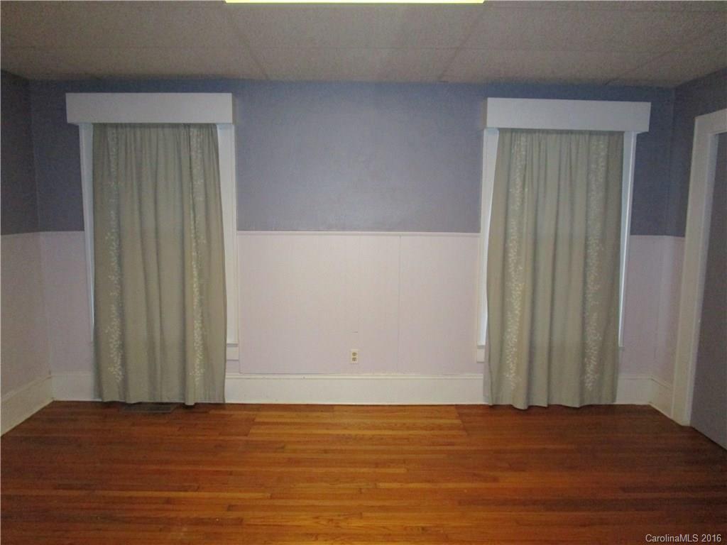 Holly Tree - Residential