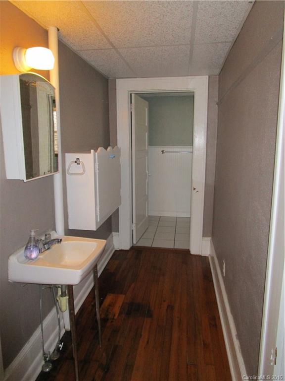 Holly Tree - Residential